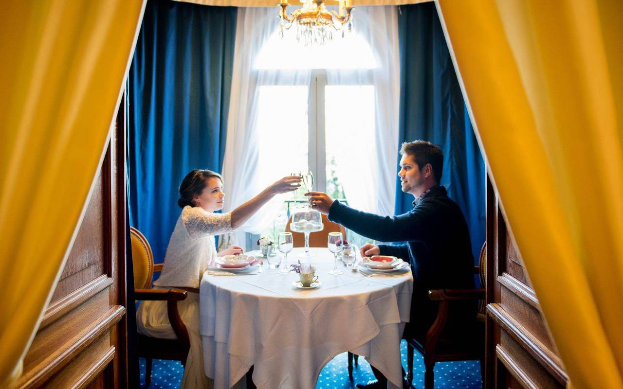 Couple's meal, hotel restaurant Lourdes, Hôtel Gallia Londres