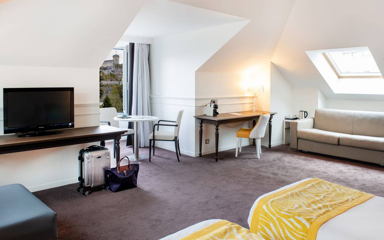 Chambre avec moquette, hôtel 4 étoiles Lourdes, Hôtel Gallia Londres