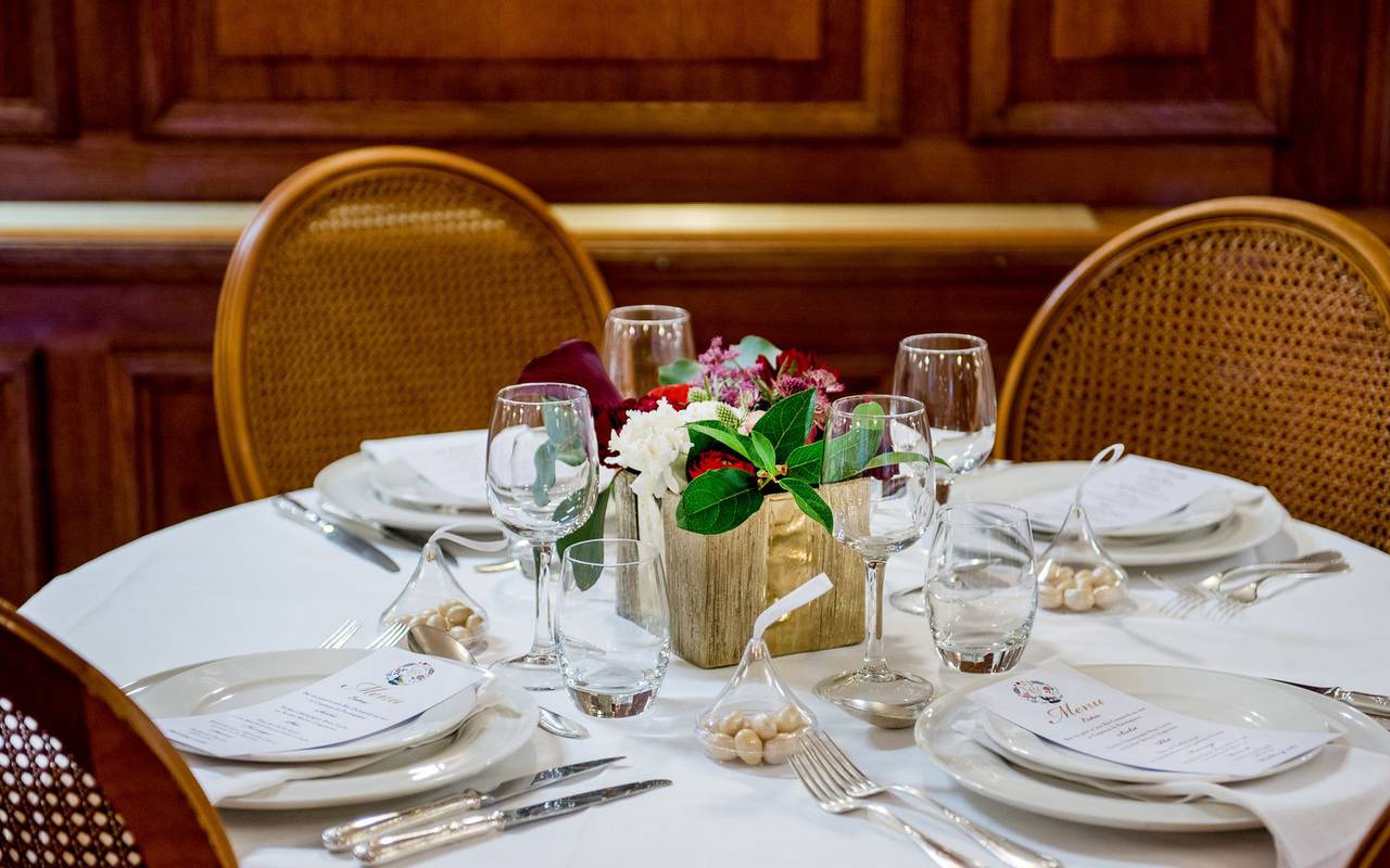 Table pour 4, restaurant gastronomique Lourdes, Hôtel Gallia Londres